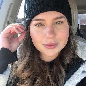 Meet your Posher, Maira